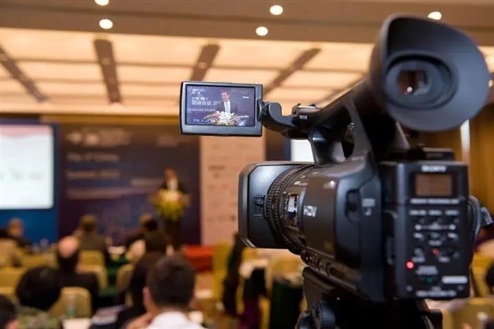 活動(dòng)現(xiàn)場的照片直播是怎么弄的？